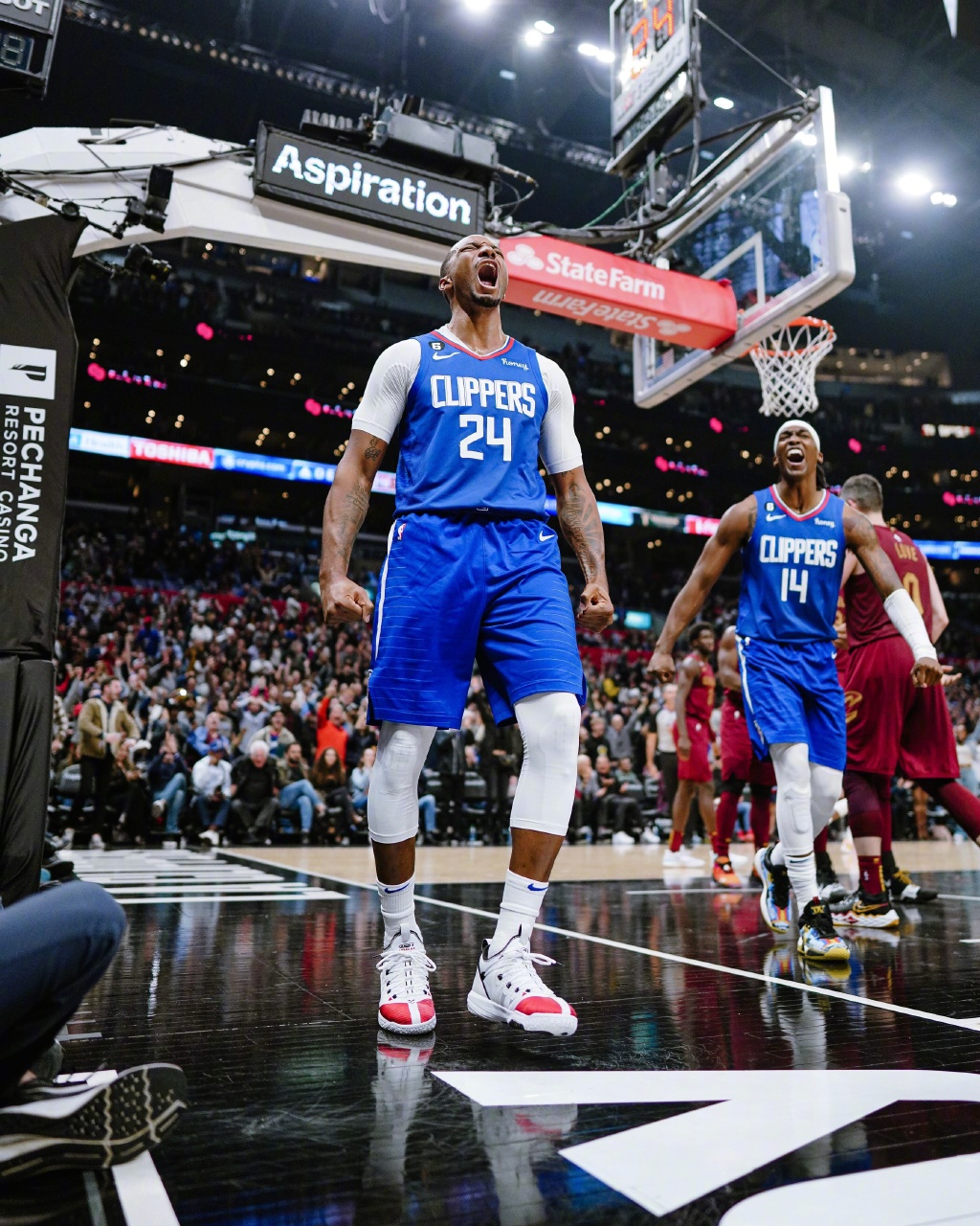 快船客场大胜魔术,继续领跑西部 快船客场大胜魔术,继续领跑西部